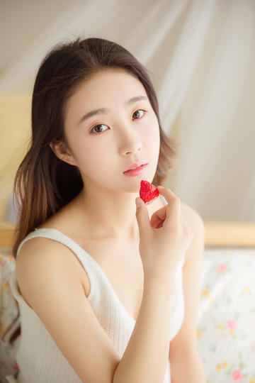 善良漂亮的女老板三级(善良漂亮的女老板简笔画)