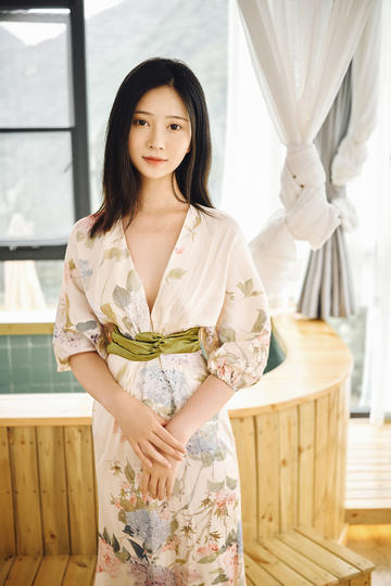 日本一区二区爆乳Hitomi